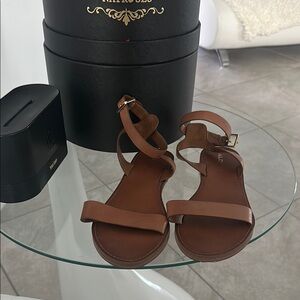 👏🏽sold👏🏽 Brown Leather Sandals